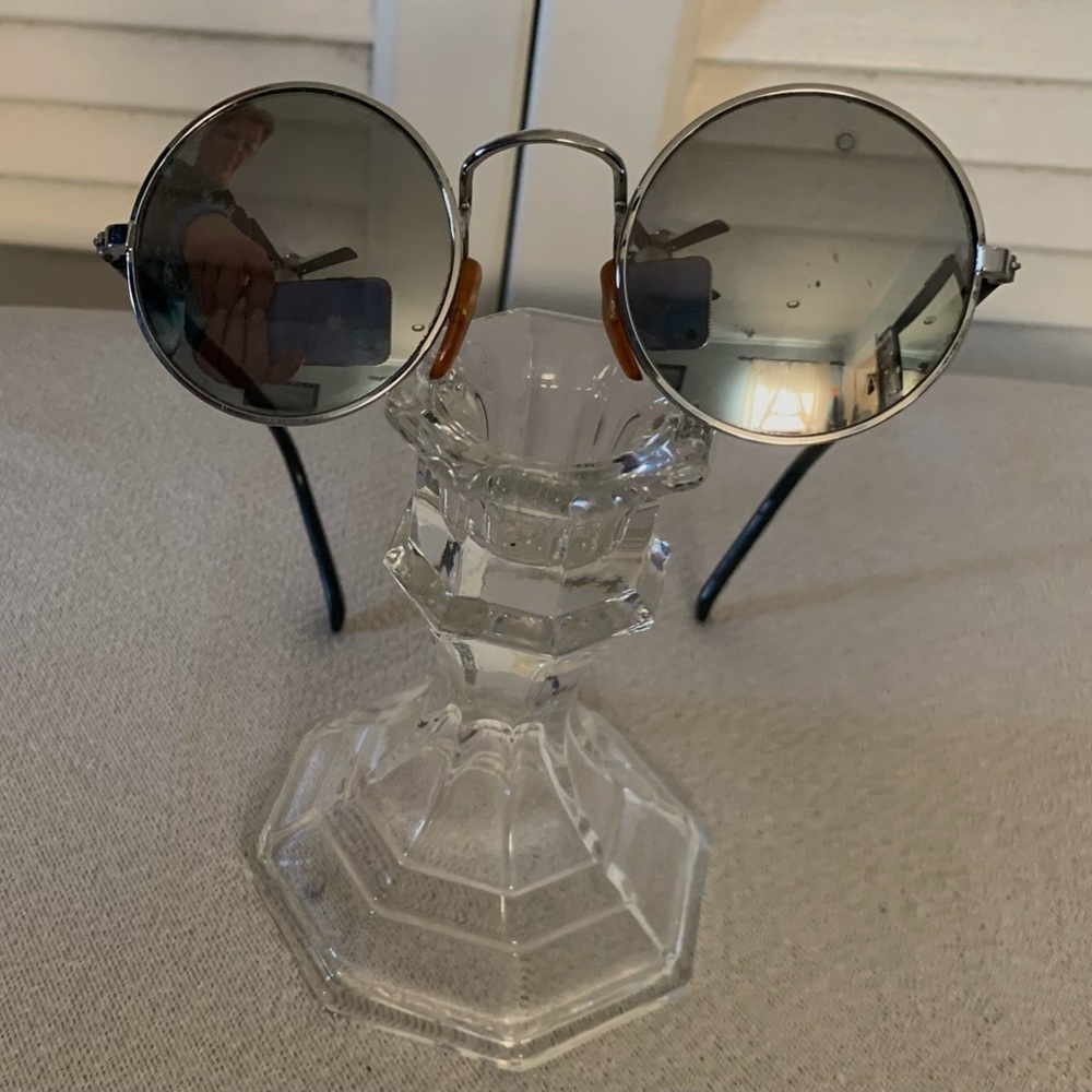 Round small silver mirrored Sunglasses Vintage 90s John Lennon